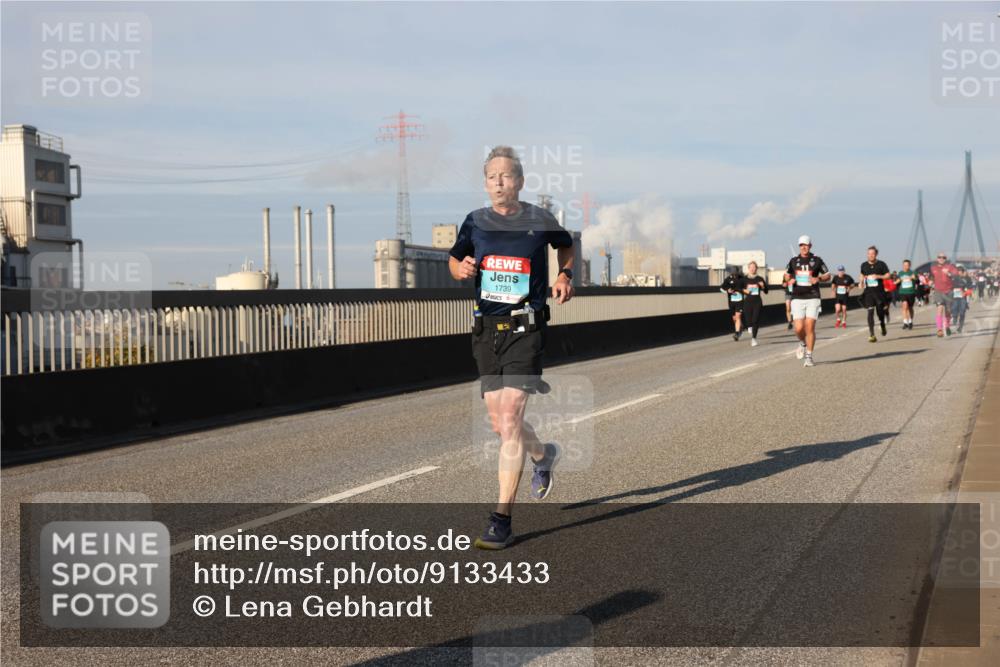 03.10.2025 - Köhlbrandbrückenlauf Lena Gebhardt http://msf.ph/oto/9133433 03.10.2025 09:51:21 Position 2 1739 meine-sportfotos.de