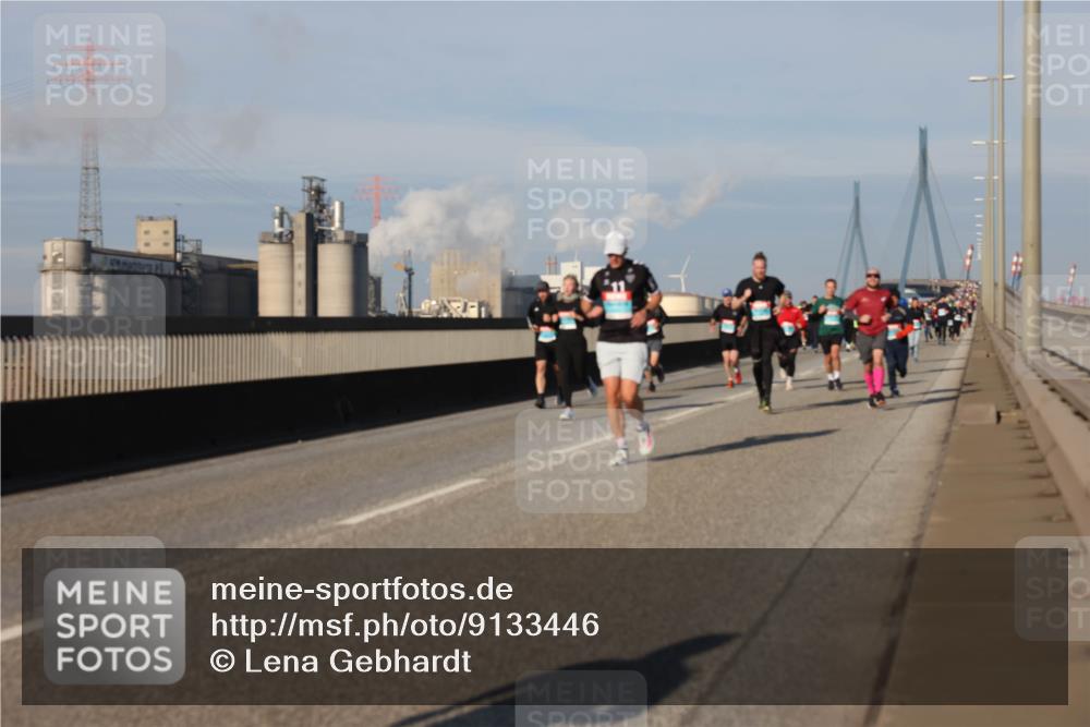 03.10.2025 - Köhlbrandbrückenlauf Lena Gebhardt http://msf.ph/oto/9133446 03.10.2025 09:51:22 Position 2  meine-sportfotos.de