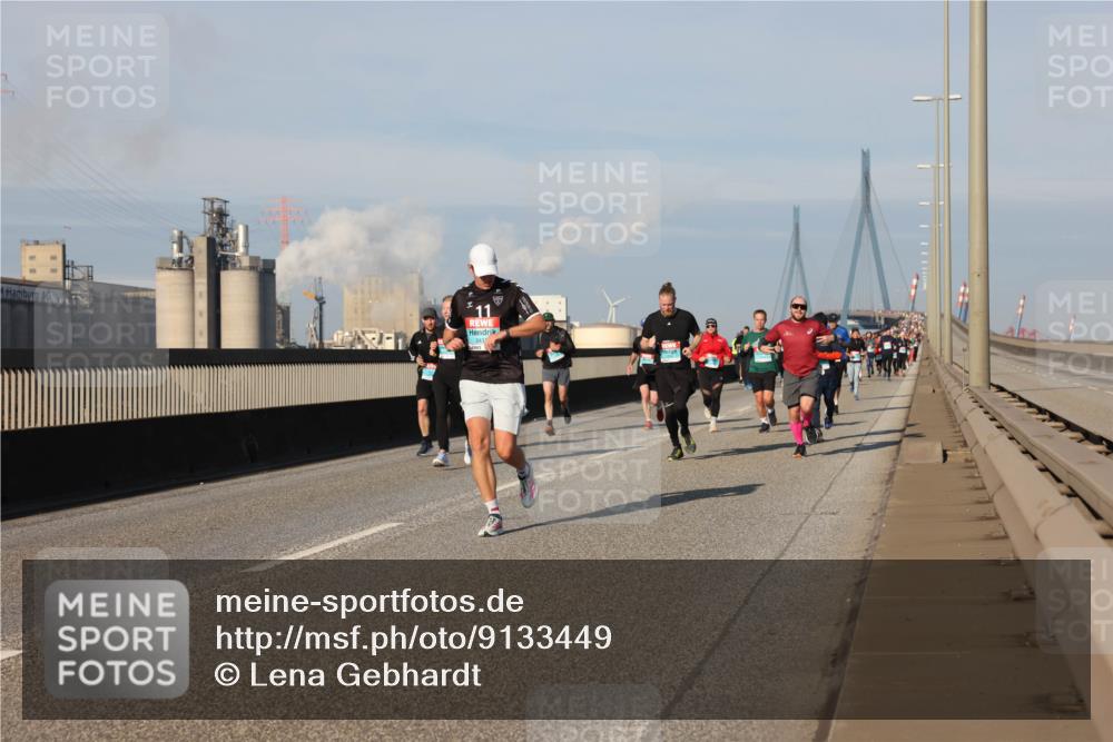 03.10.2025 - Köhlbrandbrückenlauf Lena Gebhardt http://msf.ph/oto/9133449 03.10.2025 09:51:22 Position 2  meine-sportfotos.de