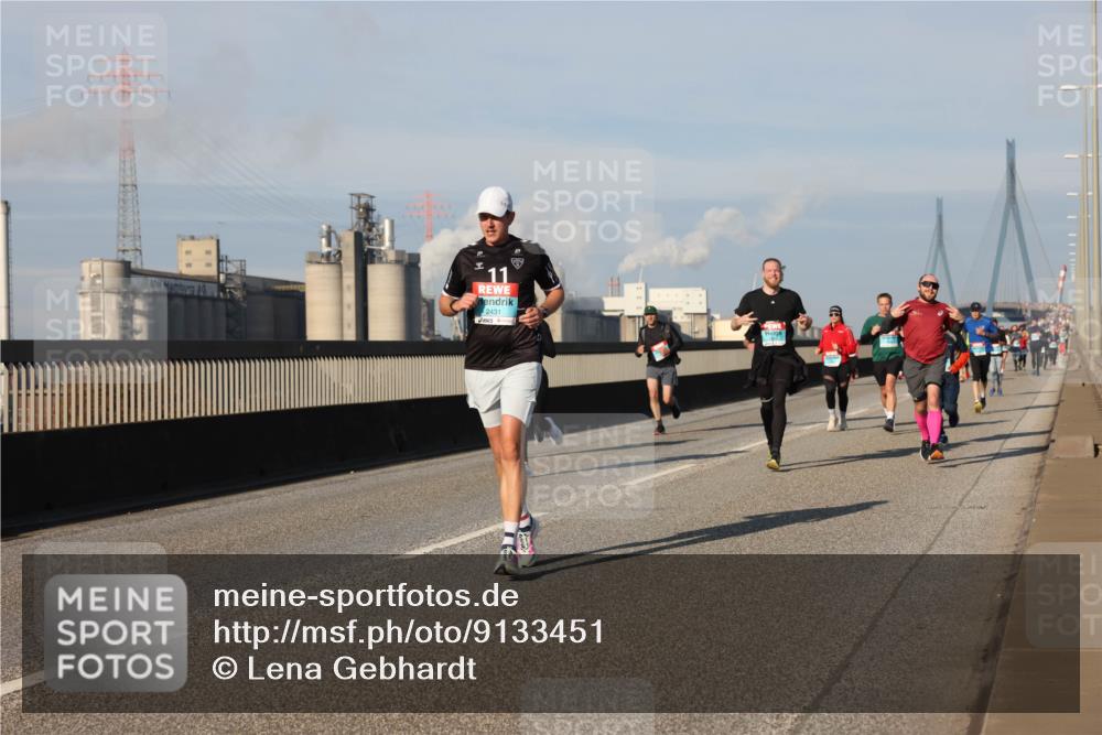 03.10.2025 - Köhlbrandbrückenlauf Lena Gebhardt http://msf.ph/oto/9133451 03.10.2025 09:51:23 Position 2 11, 2431 meine-sportfotos.de