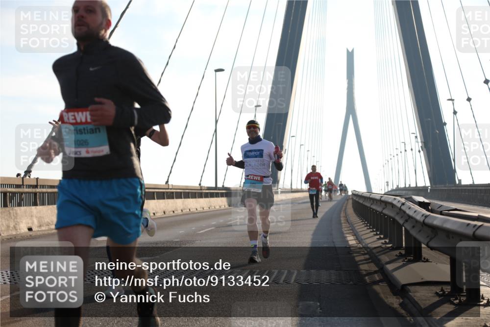 03.10.2025 - Köhlbrandbrückenlauf Yannick Fuchs http://msf.ph/oto/9133452 03.10.2025 08:20:21 Position 1 1026, 3740 meine-sportfotos.de