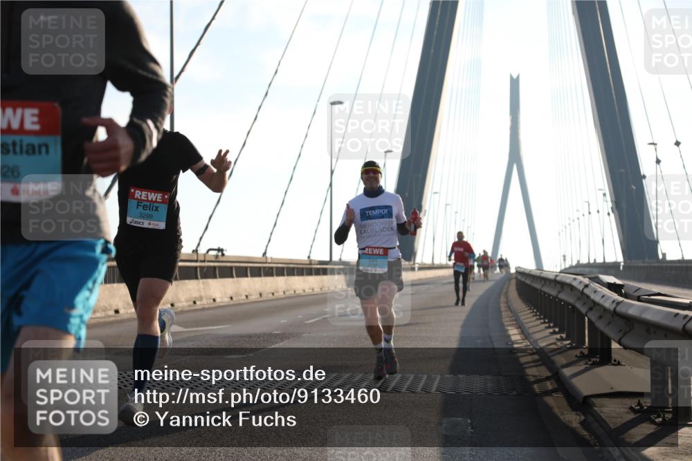 03.10.2025 - Köhlbrandbrückenlauf Yannick Fuchs http://msf.ph/oto/9133460 03.10.2025 08:20:22 Position 1 26, 3299, 3740 meine-sportfotos.de