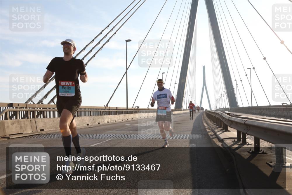 03.10.2025 - Köhlbrandbrückenlauf Yannick Fuchs http://msf.ph/oto/9133467 03.10.2025 08:20:22 Position 1 3299 meine-sportfotos.de