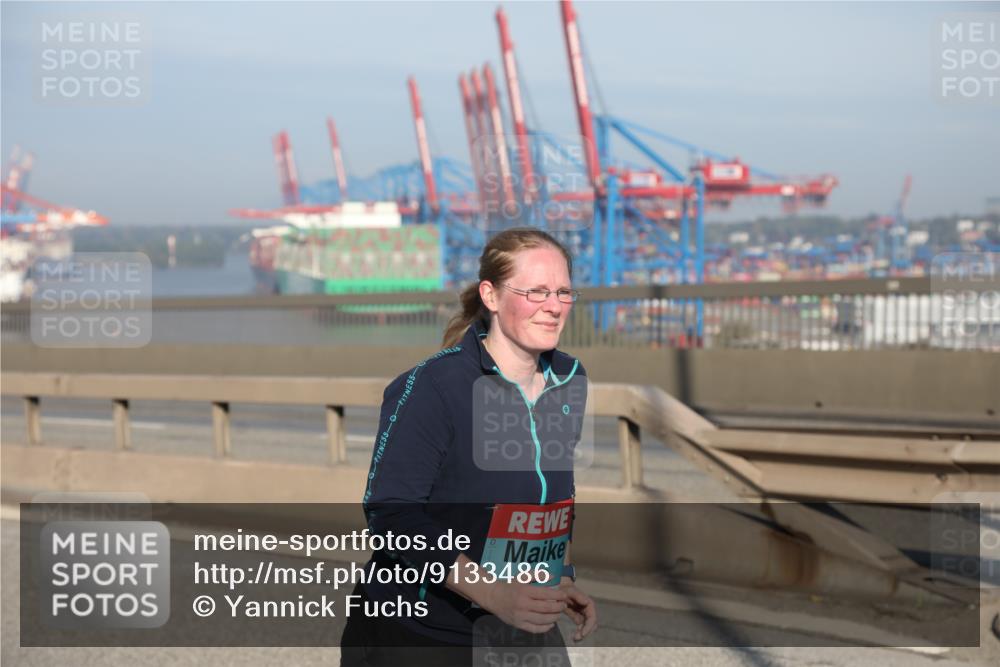 03.10.2025 - Köhlbrandbrückenlauf Yannick Fuchs http://msf.ph/oto/9133486 03.10.2025 09:06:03 Position 2  meine-sportfotos.de
