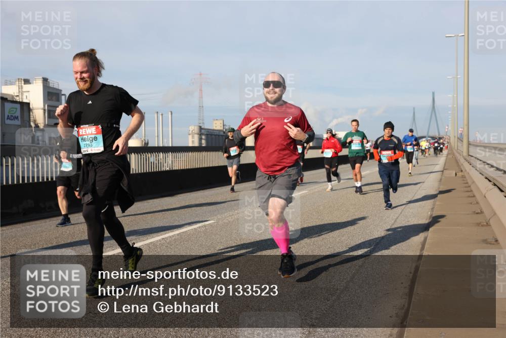 03.10.2025 - Köhlbrandbrückenlauf Lena Gebhardt http://msf.ph/oto/9133523 03.10.2025 09:51:27 Position 2 2793 meine-sportfotos.de