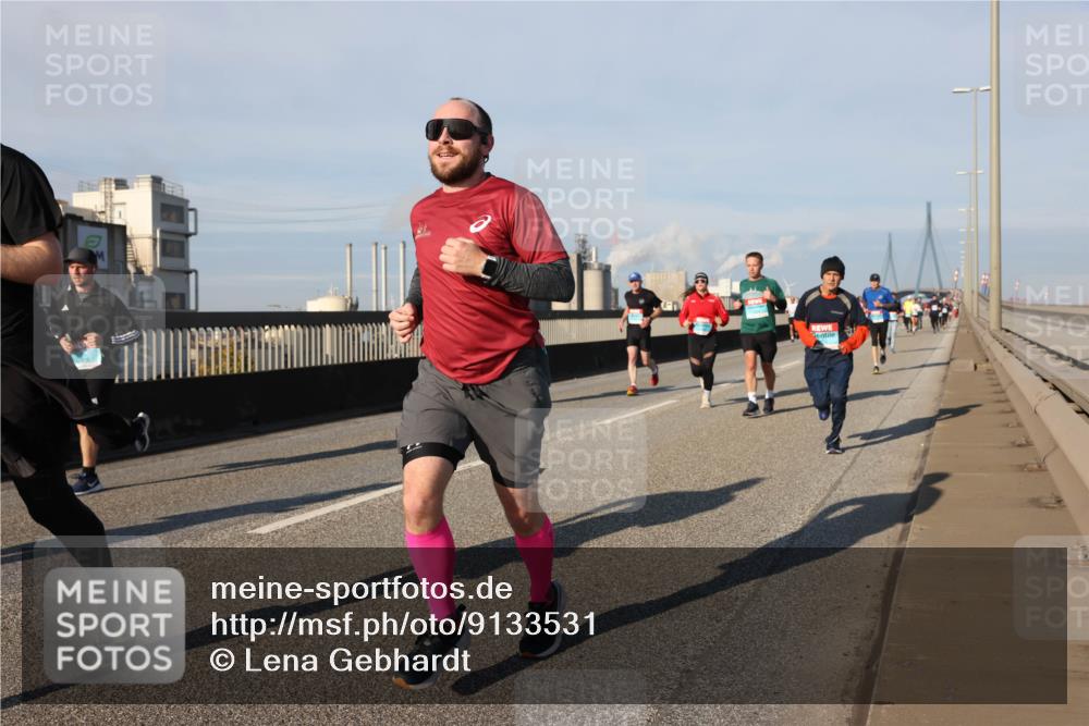 03.10.2025 - Köhlbrandbrückenlauf Lena Gebhardt http://msf.ph/oto/9133531 03.10.2025 09:51:28 Position 2  meine-sportfotos.de
