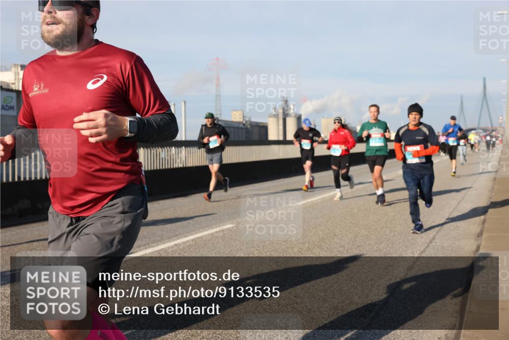 03.10.2025 - Köhlbrandbrückenlauf Lena Gebhardt http://msf.ph/oto/9133535 03.10.2025 09:51:28 Position 2  meine-sportfotos.de