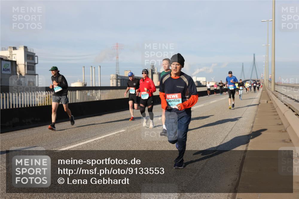 03.10.2025 - Köhlbrandbrückenlauf Lena Gebhardt http://msf.ph/oto/9133553 03.10.2025 09:51:29 Position 2 2805 meine-sportfotos.de