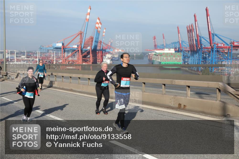 03.10.2025 - Köhlbrandbrückenlauf Yannick Fuchs http://msf.ph/oto/9133558 03.10.2025 09:06:20 Position 2  meine-sportfotos.de