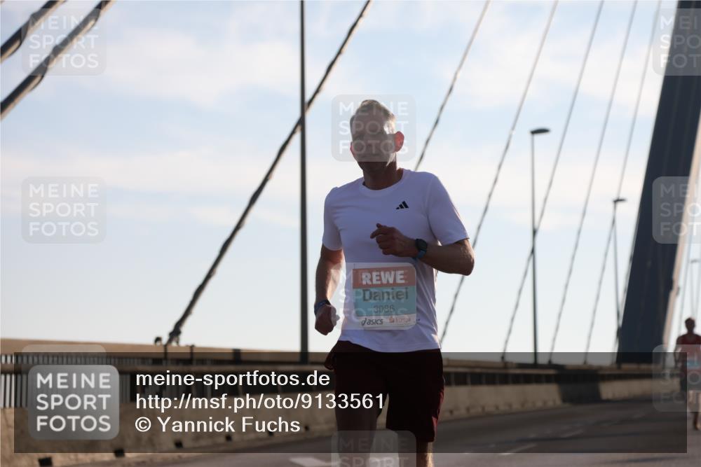 03.10.2025 - Köhlbrandbrückenlauf Yannick Fuchs http://msf.ph/oto/9133561 03.10.2025 08:20:31 Position 1 3086 meine-sportfotos.de