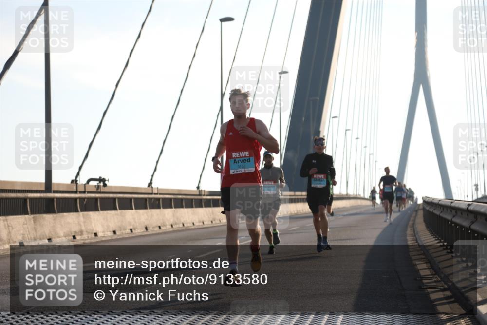 03.10.2025 - Köhlbrandbrückenlauf Yannick Fuchs http://msf.ph/oto/9133580 03.10.2025 08:20:34 Position 1 3152 meine-sportfotos.de