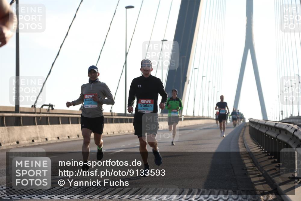 03.10.2025 - Köhlbrandbrückenlauf Yannick Fuchs http://msf.ph/oto/9133593 03.10.2025 08:20:36 Position 1 1007, 1034 meine-sportfotos.de