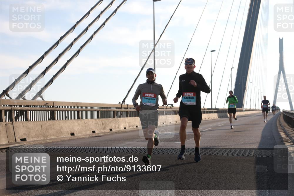 03.10.2025 - Köhlbrandbrückenlauf Yannick Fuchs http://msf.ph/oto/9133607 03.10.2025 08:20:37 Position 1 1007, 1034 meine-sportfotos.de