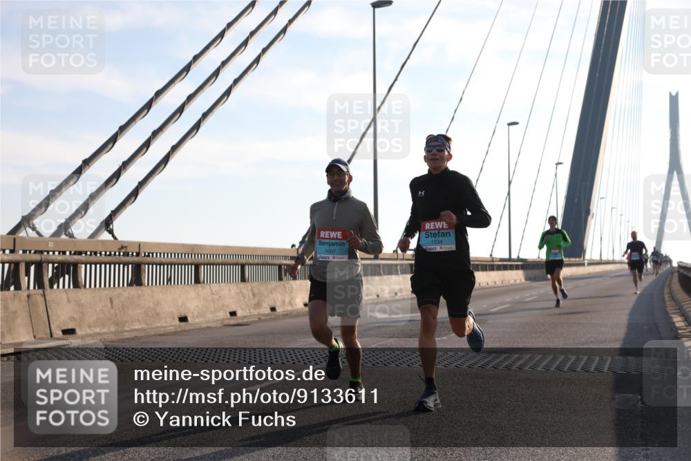 03.10.2025 - Köhlbrandbrückenlauf Yannick Fuchs http://msf.ph/oto/9133611 03.10.2025 08:20:37 Position 1 1007, 1034 meine-sportfotos.de