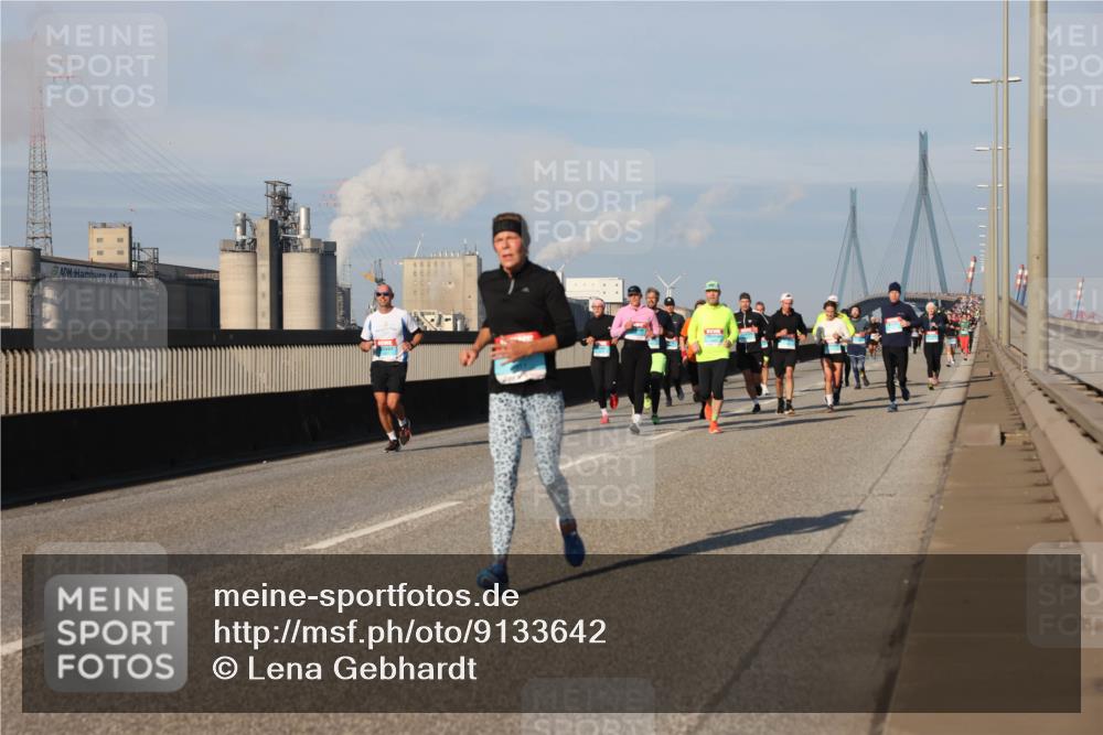 03.10.2025 - Köhlbrandbrückenlauf Lena Gebhardt http://msf.ph/oto/9133642 03.10.2025 09:51:35 Position 2  meine-sportfotos.de