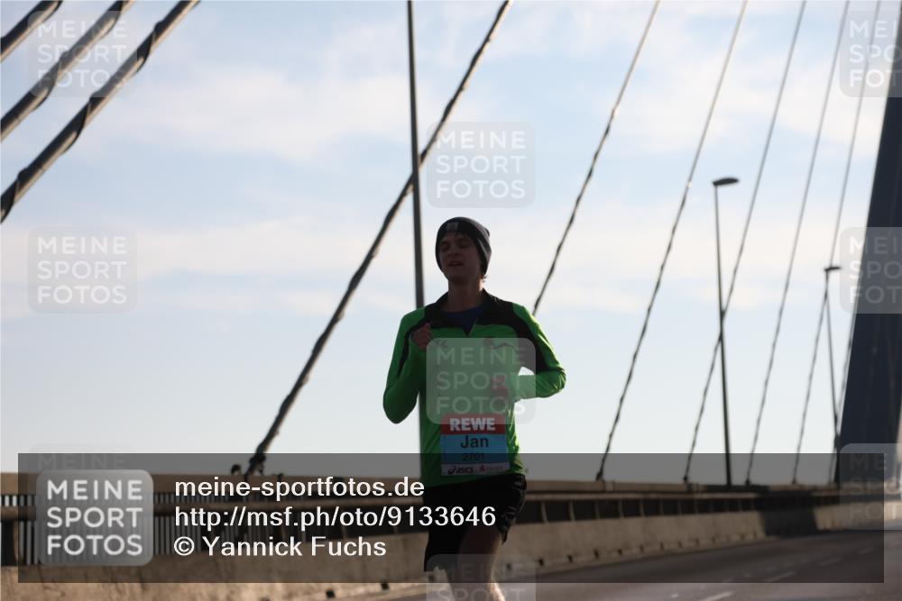 03.10.2025 - Köhlbrandbrückenlauf Yannick Fuchs http://msf.ph/oto/9133646 03.10.2025 08:20:40 Position 1 2701 meine-sportfotos.de
