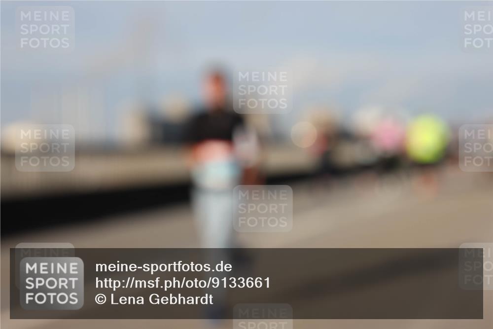 03.10.2025 - Köhlbrandbrückenlauf Lena Gebhardt http://msf.ph/oto/9133661 03.10.2025 09:51:36 Position 2  meine-sportfotos.de