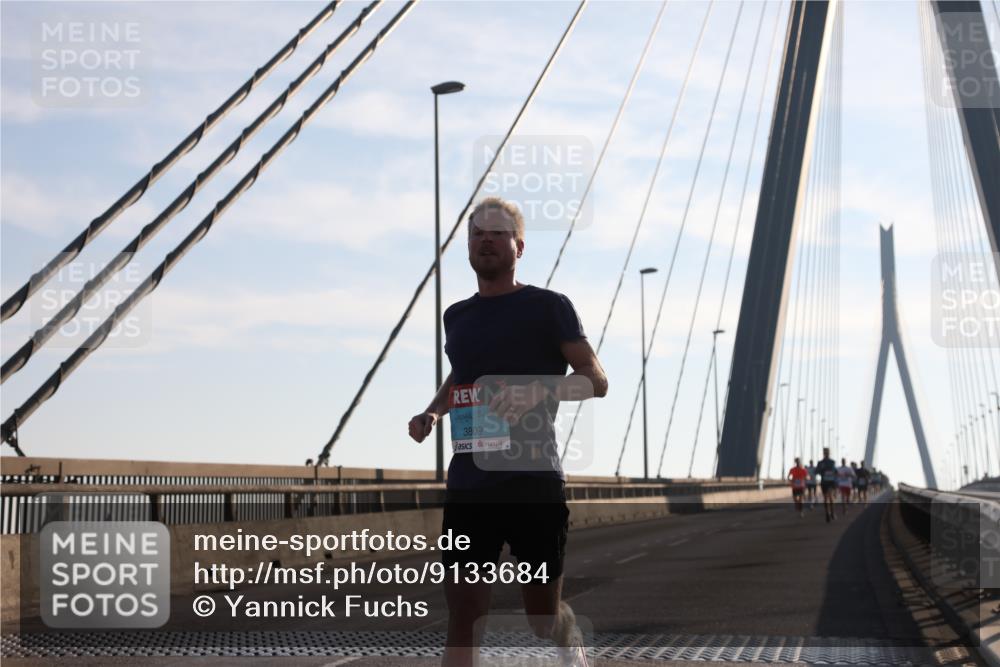 03.10.2025 - Köhlbrandbrückenlauf Yannick Fuchs http://msf.ph/oto/9133684 03.10.2025 08:20:43 Position 1 3809 meine-sportfotos.de