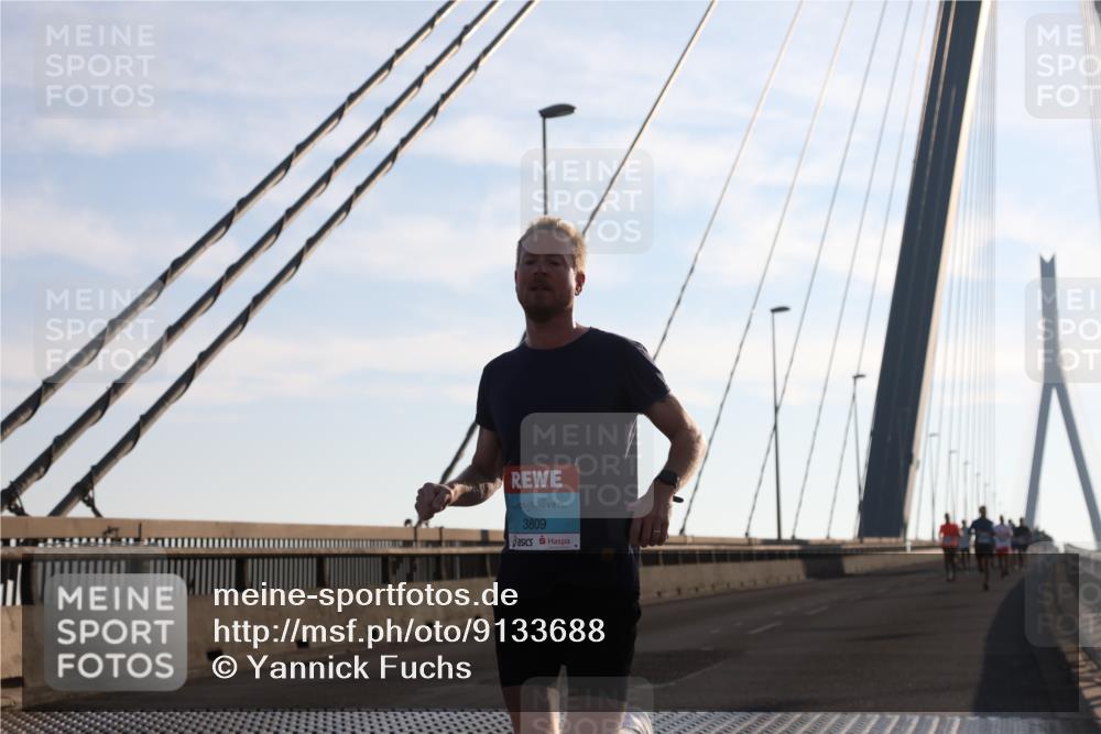 03.10.2025 - Köhlbrandbrückenlauf Yannick Fuchs http://msf.ph/oto/9133688 03.10.2025 08:20:44 Position 1 3809 meine-sportfotos.de