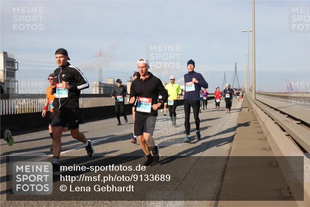 03.10.2025 - Köhlbrandbrückenlauf Lena Gebhardt http://msf.ph/oto/9133689 03.10.2025 09:51:42 Position 2 1886, 1764 meine-sportfotos.de