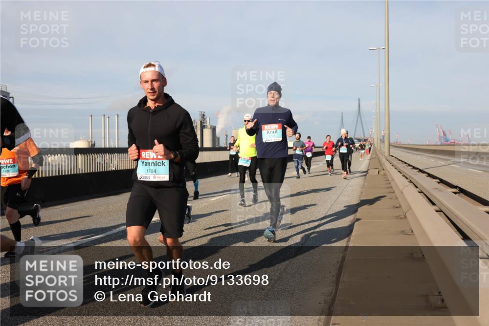03.10.2025 - Köhlbrandbrückenlauf Lena Gebhardt http://msf.ph/oto/9133698 03.10.2025 09:51:42 Position 2 1430, 1764, 1257 meine-sportfotos.de