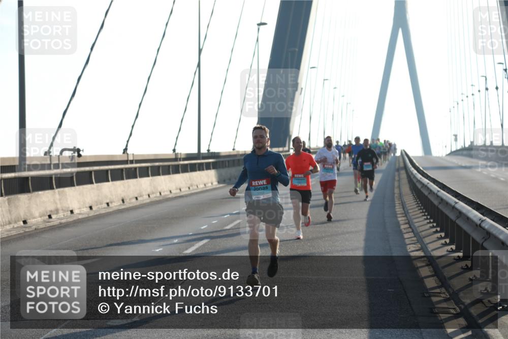 03.10.2025 - Köhlbrandbrückenlauf Yannick Fuchs http://msf.ph/oto/9133701 03.10.2025 08:20:49 Position 1 3350 meine-sportfotos.de