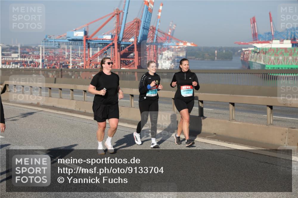 03.10.2025 - Köhlbrandbrückenlauf Yannick Fuchs http://msf.ph/oto/9133704 03.10.2025 09:06:31 Position 2 3103, 3098 meine-sportfotos.de
