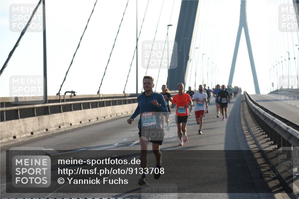 03.10.2025 - Köhlbrandbrückenlauf Yannick Fuchs http://msf.ph/oto/9133708 03.10.2025 08:20:50 Position 1 3350 meine-sportfotos.de