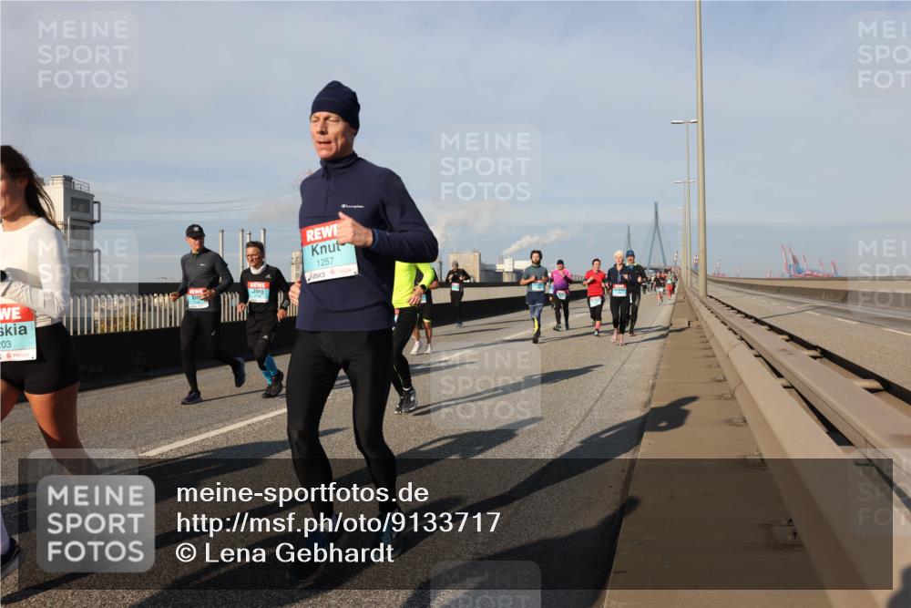 03.10.2025 - Köhlbrandbrückenlauf Lena Gebhardt http://msf.ph/oto/9133717 03.10.2025 09:51:43 Position 2 03, 1257 meine-sportfotos.de