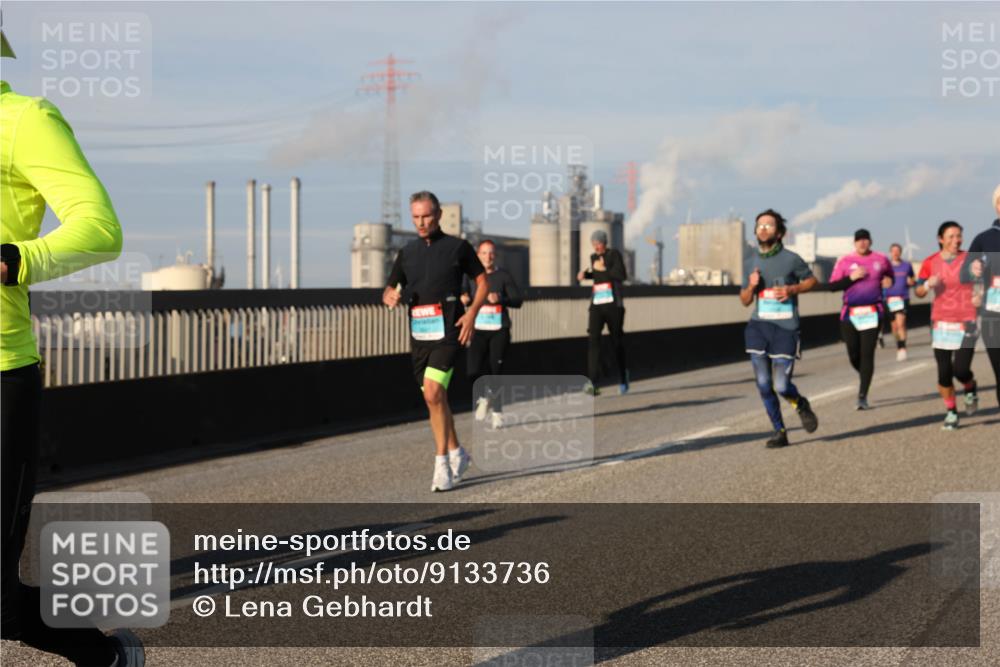 03.10.2025 - Köhlbrandbrückenlauf Lena Gebhardt http://msf.ph/oto/9133736 03.10.2025 09:51:44 Position 2  meine-sportfotos.de