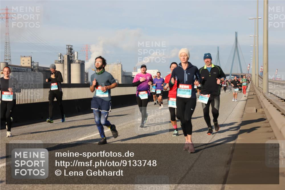 03.10.2025 - Köhlbrandbrückenlauf Lena Gebhardt http://msf.ph/oto/9133748 03.10.2025 09:51:45 Position 2  meine-sportfotos.de