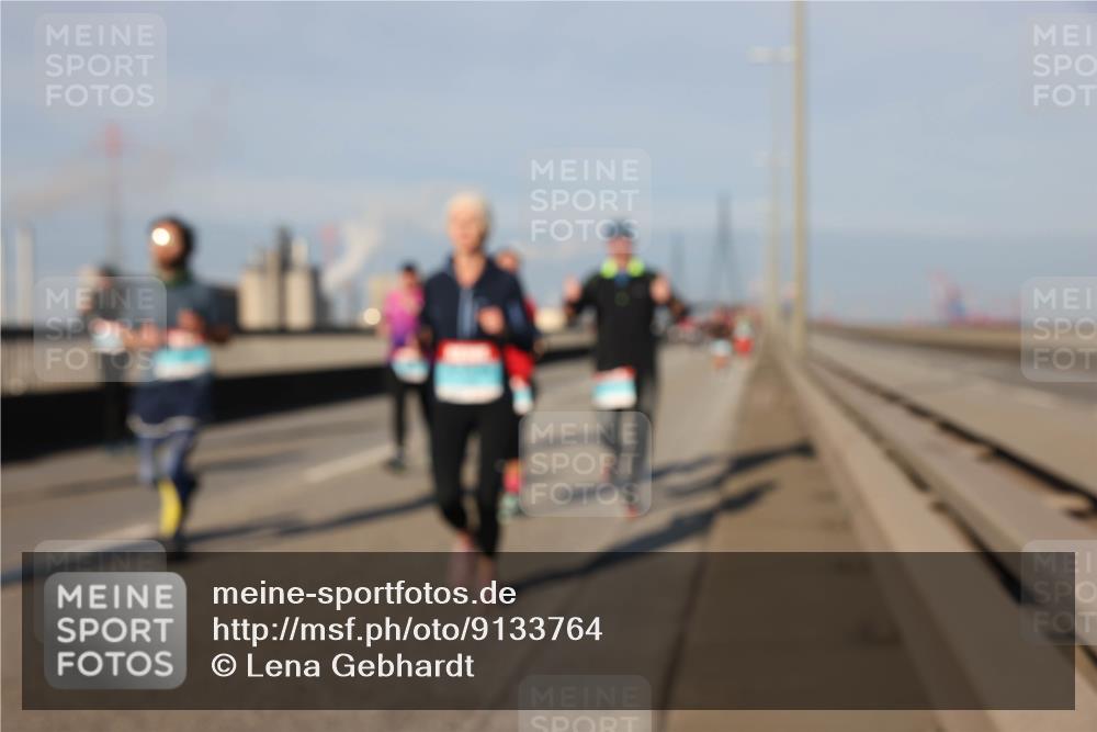 03.10.2025 - Köhlbrandbrückenlauf Lena Gebhardt http://msf.ph/oto/9133764 03.10.2025 09:51:46 Position 2  meine-sportfotos.de
