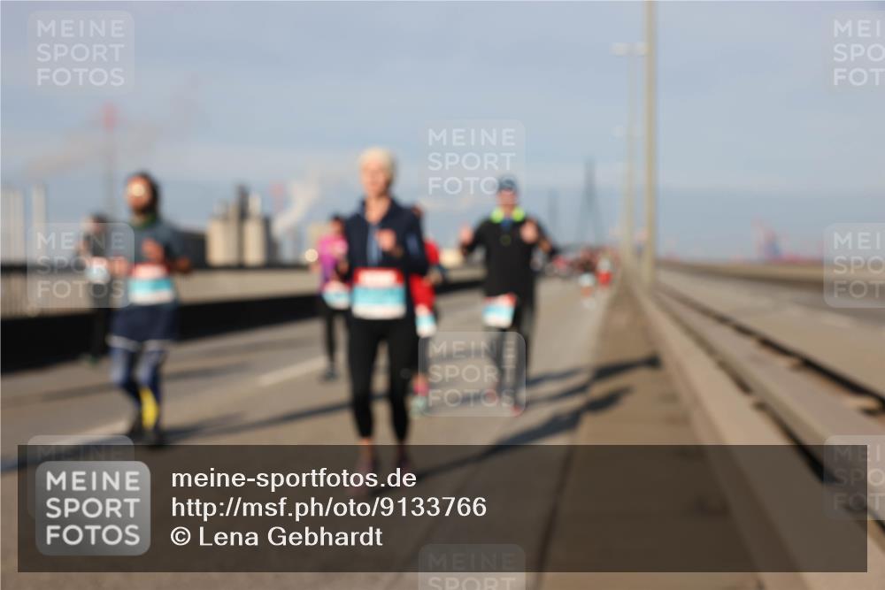 03.10.2025 - Köhlbrandbrückenlauf Lena Gebhardt http://msf.ph/oto/9133766 03.10.2025 09:51:46 Position 2  meine-sportfotos.de