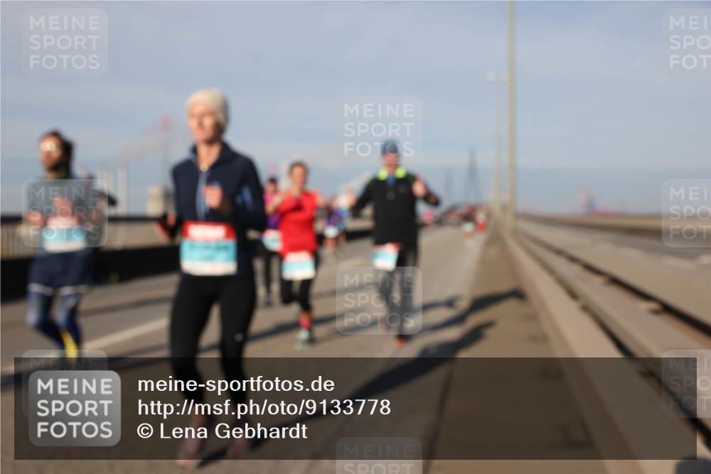 03.10.2025 - Köhlbrandbrückenlauf Lena Gebhardt http://msf.ph/oto/9133778 03.10.2025 09:51:46 Position 2  meine-sportfotos.de