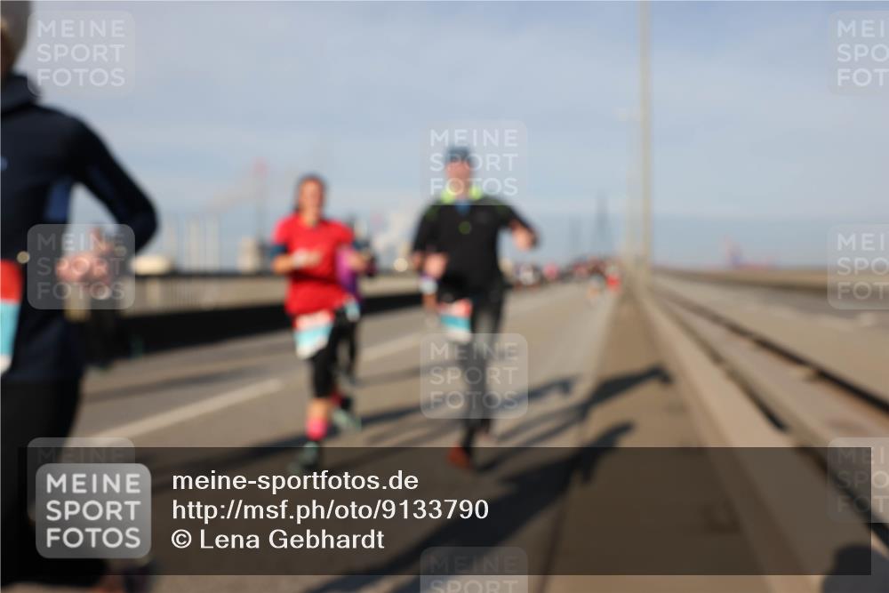 03.10.2025 - Köhlbrandbrückenlauf Lena Gebhardt http://msf.ph/oto/9133790 03.10.2025 09:51:47 Position 2  meine-sportfotos.de