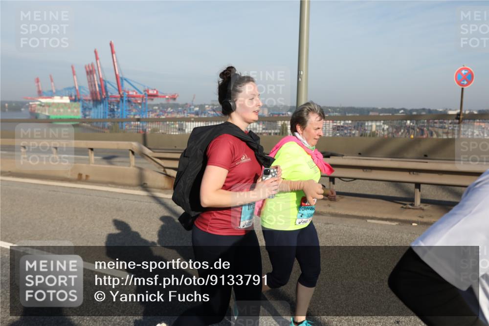03.10.2025 - Köhlbrandbrückenlauf Yannick Fuchs http://msf.ph/oto/9133791 03.10.2025 09:06:42 Position 2 328 meine-sportfotos.de