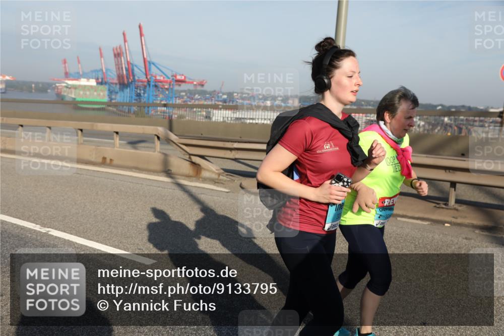 03.10.2025 - Köhlbrandbrückenlauf Yannick Fuchs http://msf.ph/oto/9133795 03.10.2025 09:06:42 Position 2  meine-sportfotos.de