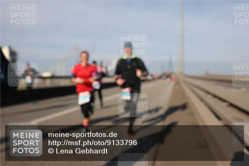 03.10.2025 - Köhlbrandbrückenlauf Lena Gebhardt http://msf.ph/oto/9133796 03.10.2025 09:51:47 Position 2  meine-sportfotos.de