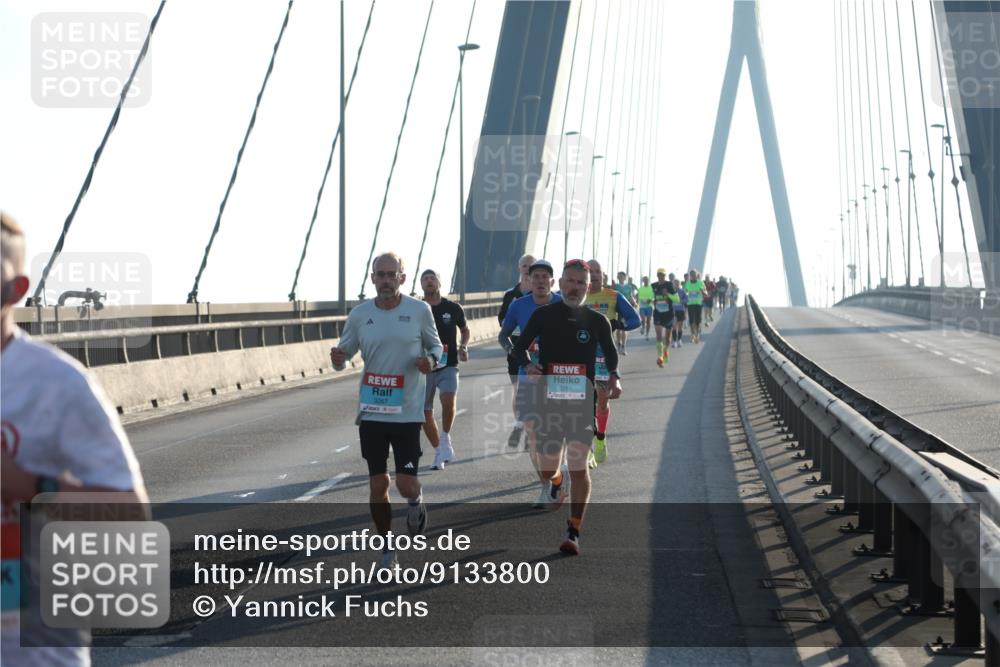 03.10.2025 - Köhlbrandbrückenlauf Yannick Fuchs http://msf.ph/oto/9133800 03.10.2025 08:20:54 Position 1 3267, 1332 meine-sportfotos.de