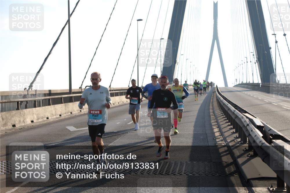 03.10.2025 - Köhlbrandbrückenlauf Yannick Fuchs http://msf.ph/oto/9133831 03.10.2025 08:20:56 Position 1 3267, 3269 meine-sportfotos.de