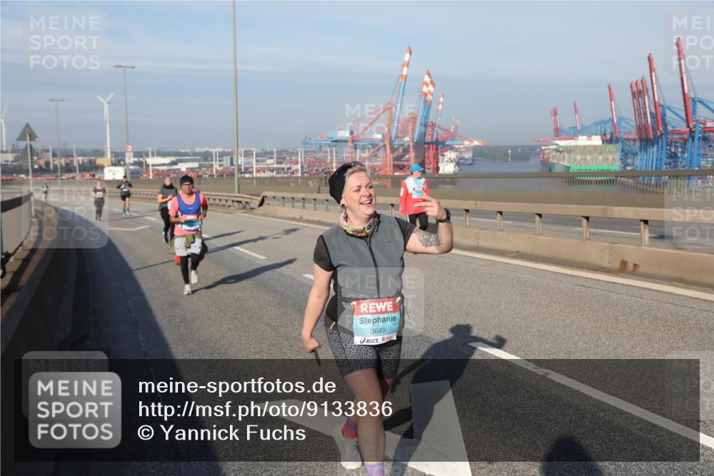 03.10.2025 - Köhlbrandbrückenlauf Yannick Fuchs http://msf.ph/oto/9133836 03.10.2025 09:06:59 Position 2 3649 meine-sportfotos.de