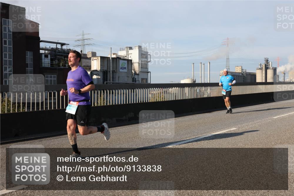 03.10.2025 - Köhlbrandbrückenlauf Lena Gebhardt http://msf.ph/oto/9133838 03.10.2025 09:51:51 Position 2  meine-sportfotos.de