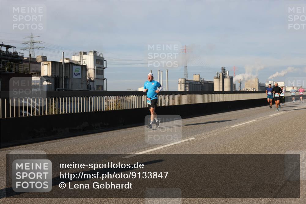 03.10.2025 - Köhlbrandbrückenlauf Lena Gebhardt http://msf.ph/oto/9133847 03.10.2025 09:51:52 Position 2  meine-sportfotos.de
