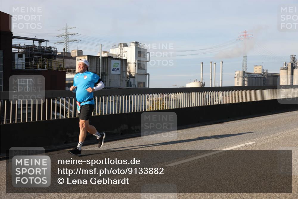 03.10.2025 - Köhlbrandbrückenlauf Lena Gebhardt http://msf.ph/oto/9133882 03.10.2025 09:51:53 Position 2 11 meine-sportfotos.de