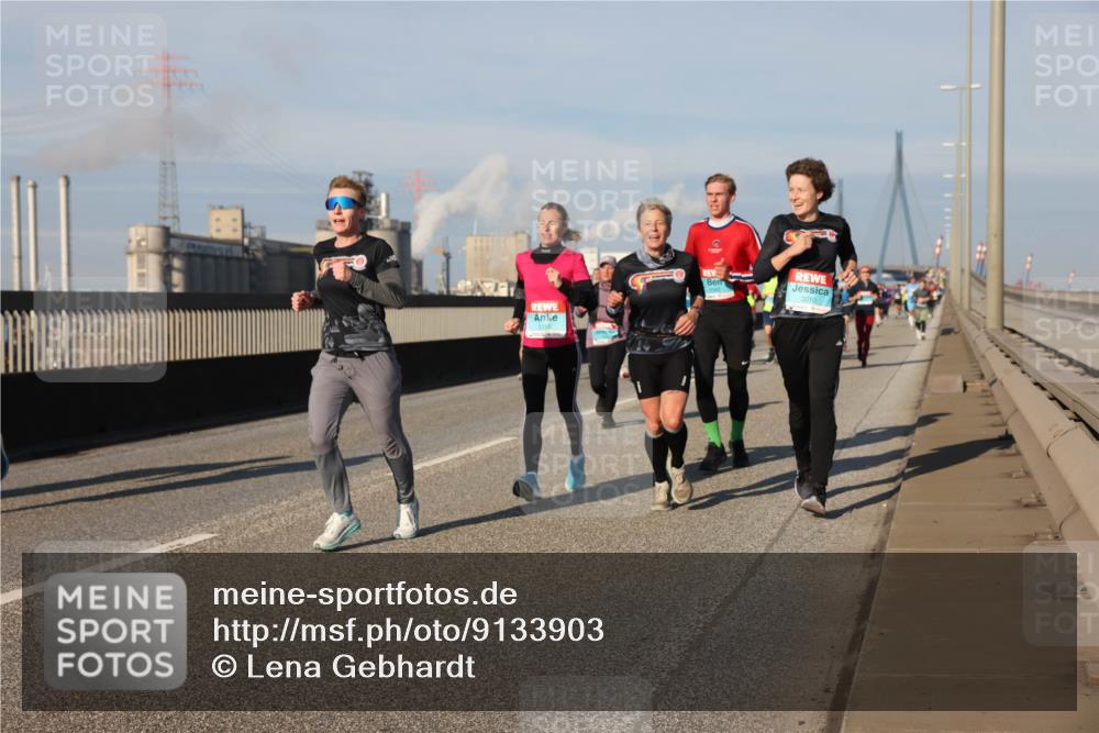 03.10.2025 - Köhlbrandbrückenlauf Lena Gebhardt http://msf.ph/oto/9133903 03.10.2025 09:52:02 Position 2 3010 meine-sportfotos.de