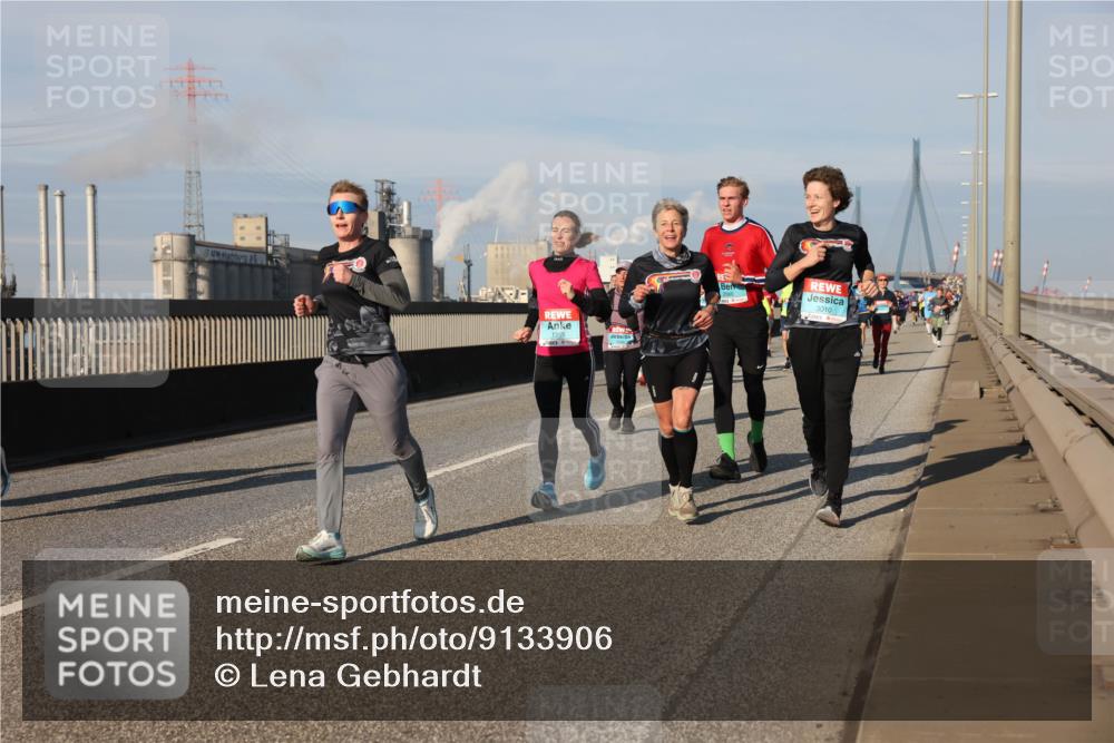 03.10.2025 - Köhlbrandbrückenlauf Lena Gebhardt http://msf.ph/oto/9133906 03.10.2025 09:52:02 Position 2 1355, 3010 meine-sportfotos.de