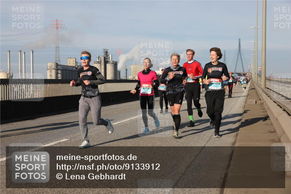 03.10.2025 - Köhlbrandbrückenlauf Lena Gebhardt http://msf.ph/oto/9133912 03.10.2025 09:52:02 Position 2 1355, 3010 meine-sportfotos.de