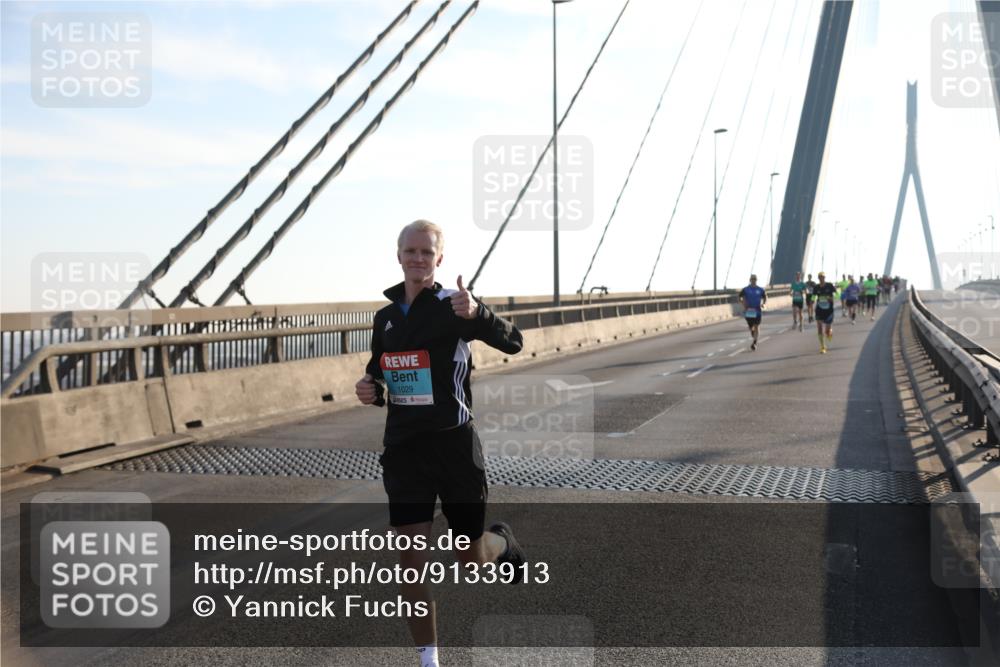 03.10.2025 - Köhlbrandbrückenlauf Yannick Fuchs http://msf.ph/oto/9133913 03.10.2025 08:21:00 Position 1 1029 meine-sportfotos.de