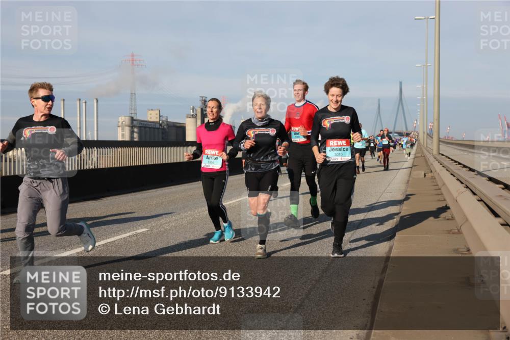 03.10.2025 - Köhlbrandbrückenlauf Lena Gebhardt http://msf.ph/oto/9133942 03.10.2025 09:52:03 Position 2 1355, 3010 meine-sportfotos.de