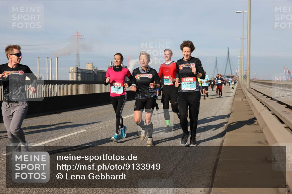 03.10.2025 - Köhlbrandbrückenlauf Lena Gebhardt http://msf.ph/oto/9133949 03.10.2025 09:52:03 Position 2 1355, 2560, 3010 meine-sportfotos.de